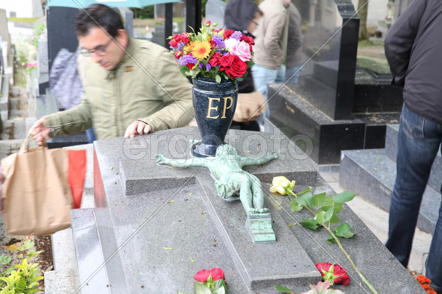 Могила Эдит Пиаф