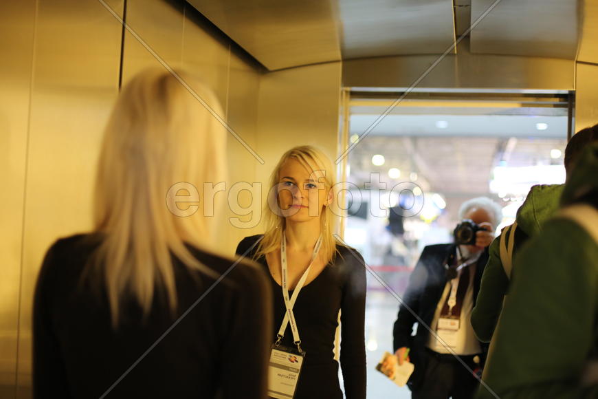 Лифт современного здания