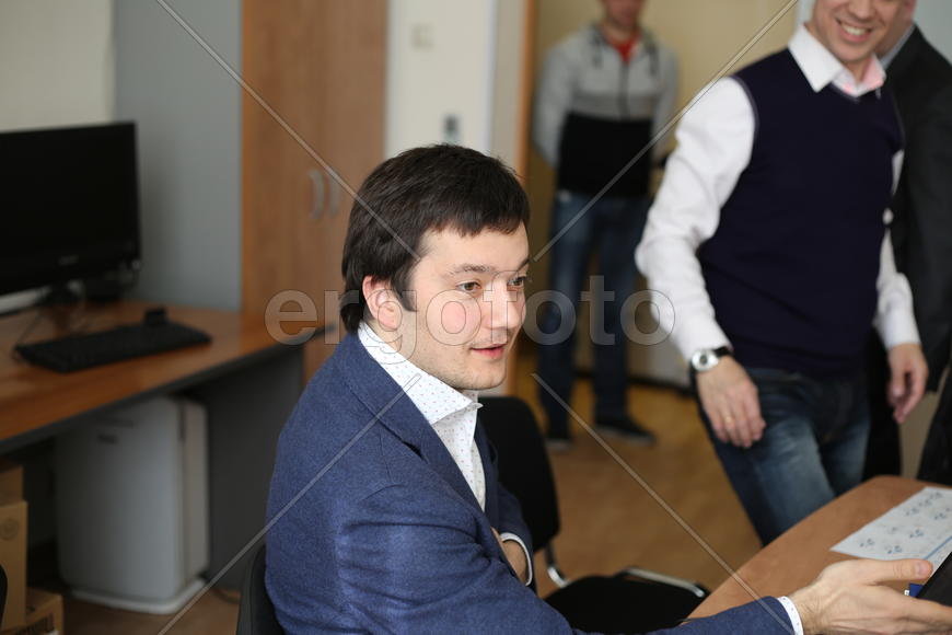 Мугенов работает.