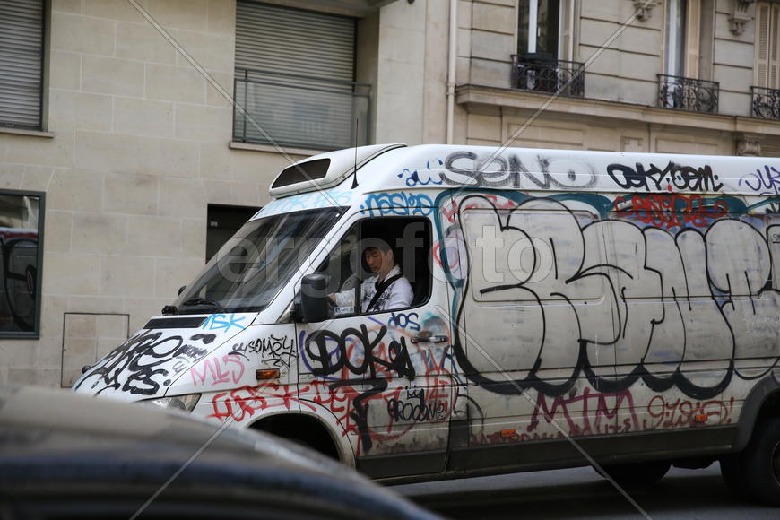 Кто раскрасил?