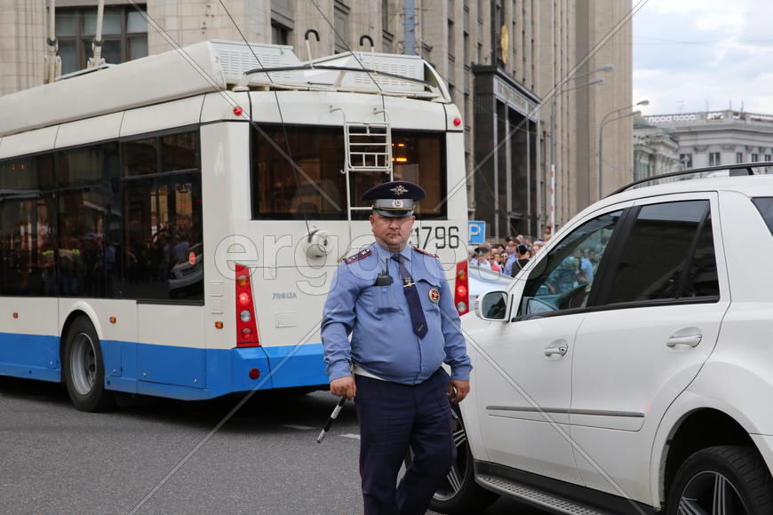 Митинг, машины, транспорт, милиция, полиция