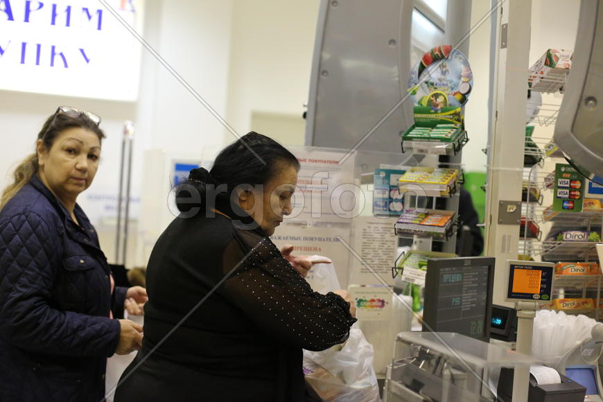 На кассе знаменитость