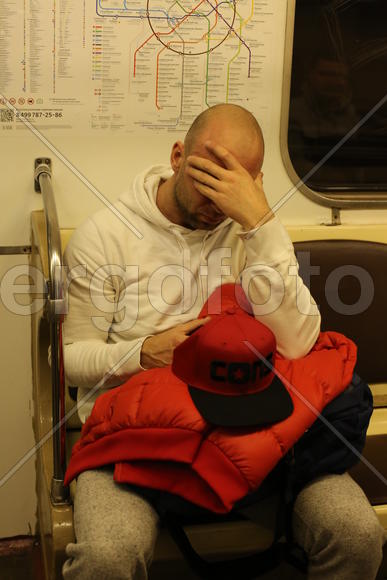 Пассажир думает