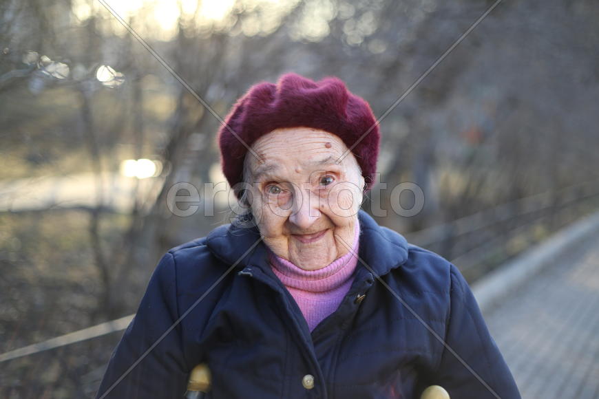 Малиновый берет.