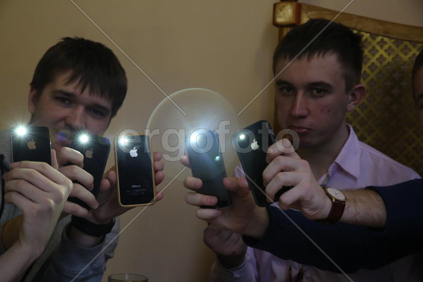 Фонарики, фонарики... IT нам пробивает путь.