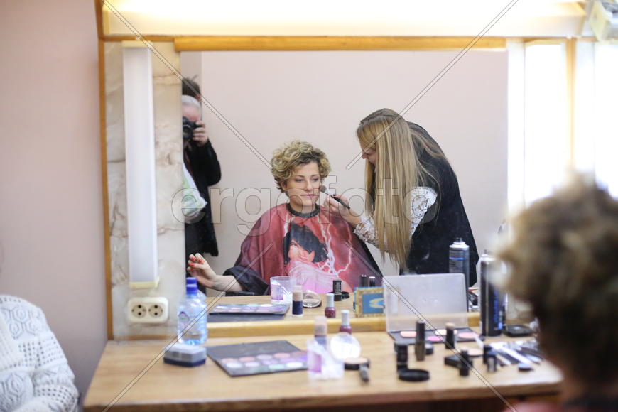 Ольга Ростоцкая готовится к съёмке