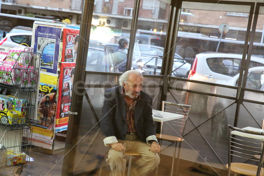 Мороженое съел и решил покурить