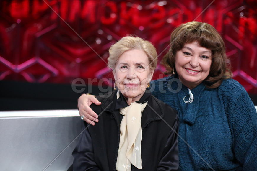 Тёплые отношения мамы и дочери