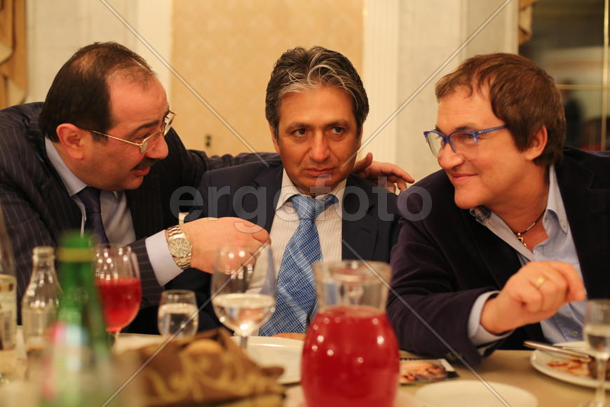 Трио деловых