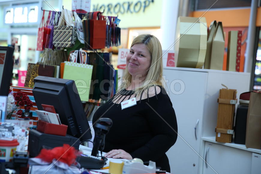 Продавец в универмаге