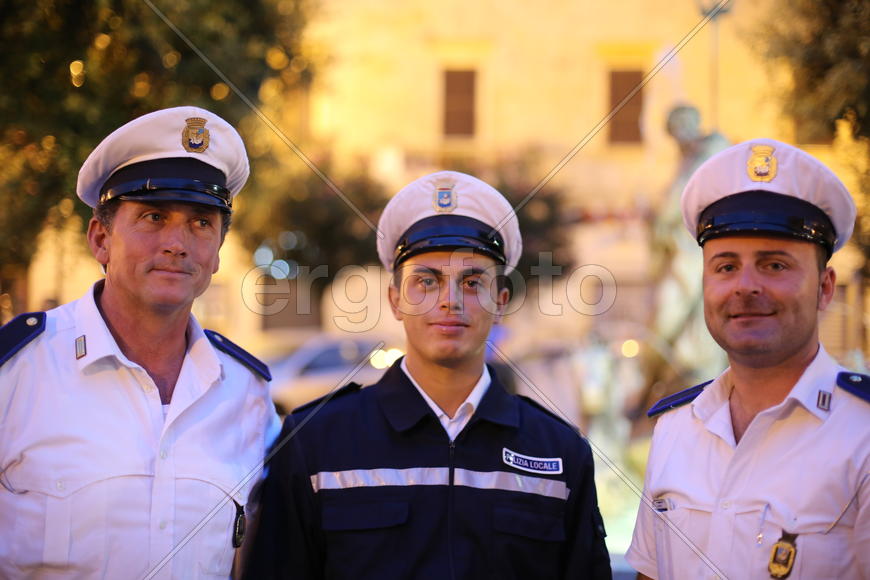 Озорное трио полицейских