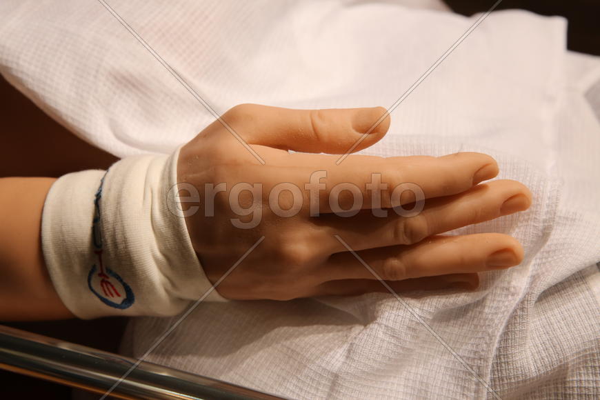 Рука манекена. Перевязка