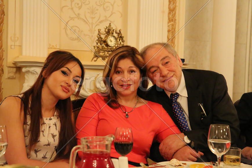 Два плюс один. Любовь и понимание.