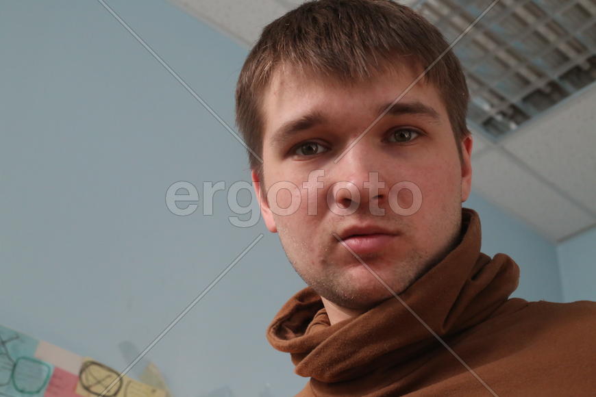 Евгений Никитин в офисе.