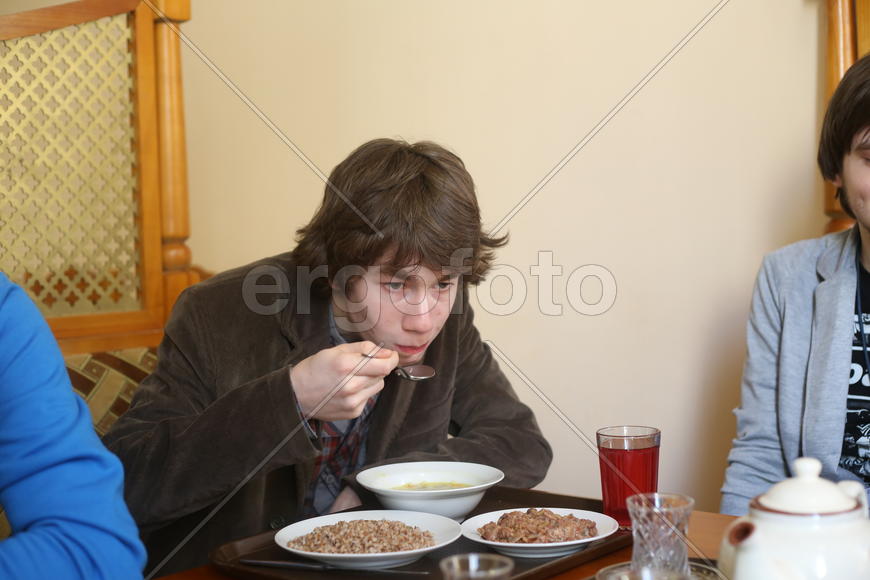 Обед поэта.