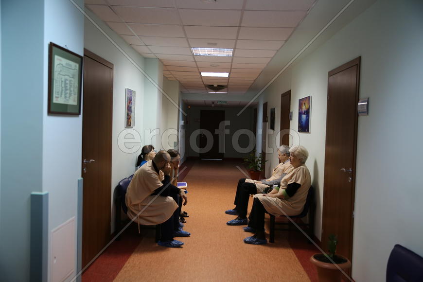 Очередь к врачу. В ожидании вызова