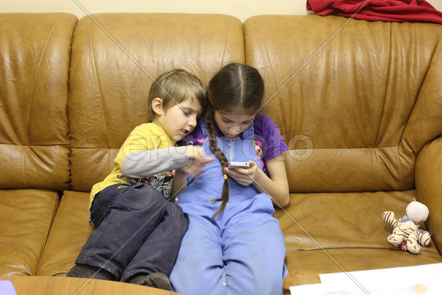 Сначала телефон, потом азбука