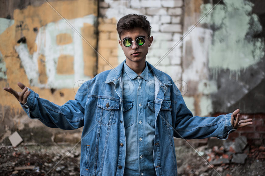 Роман в очках с Иисусом