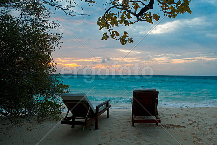 Закат на пляже