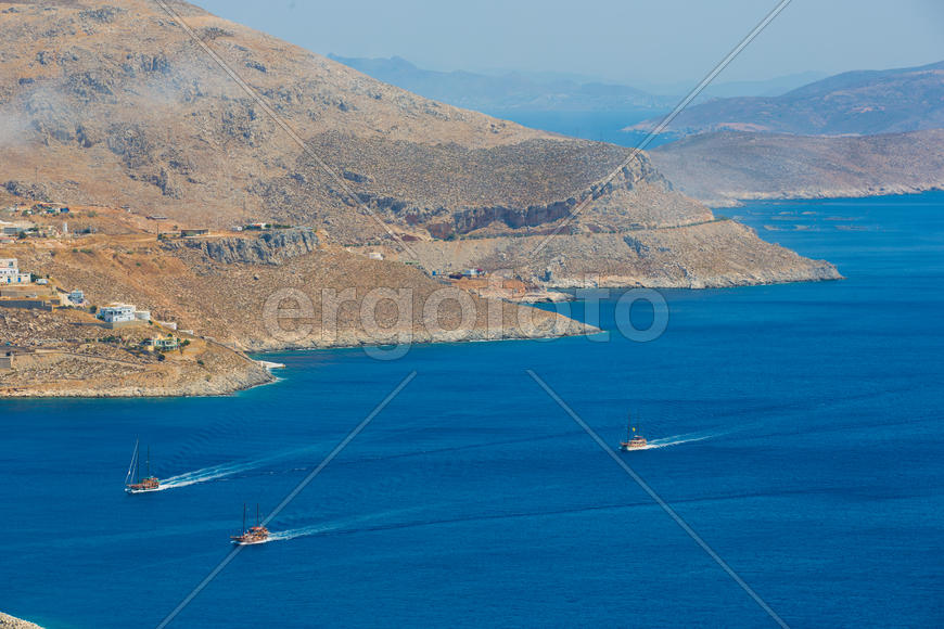 Горы и море