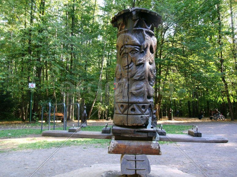 На детской площадке  