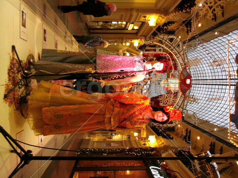 Выставка платьев      