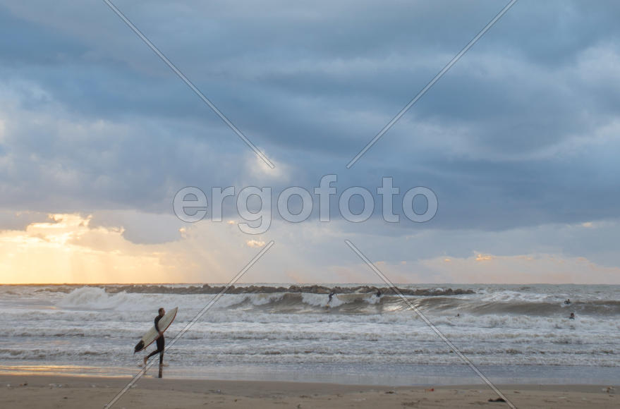 Вечерний серфер