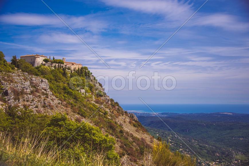 Земля дом и небо