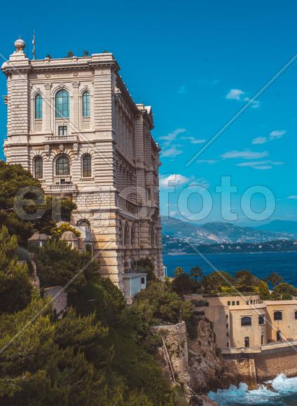 Дом на берегу моря