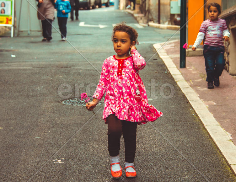 Девочки с цветами