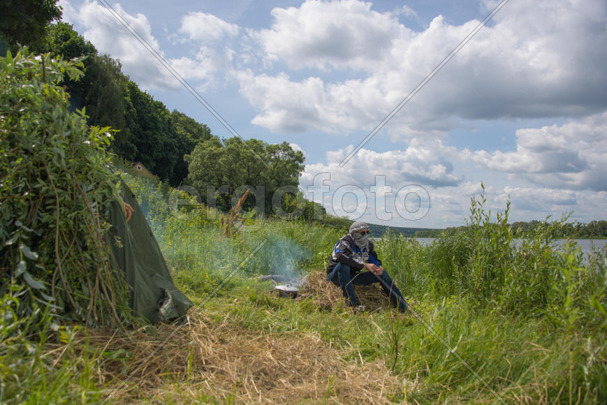 Привал на берегу
