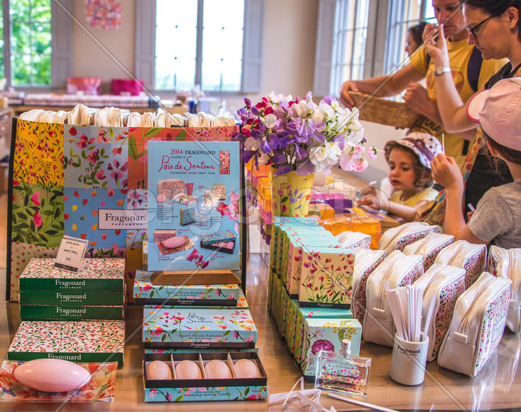 В городе цветов и духов Грассе - на фабрике Fragonard