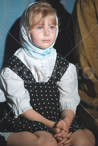 Девочка в платке