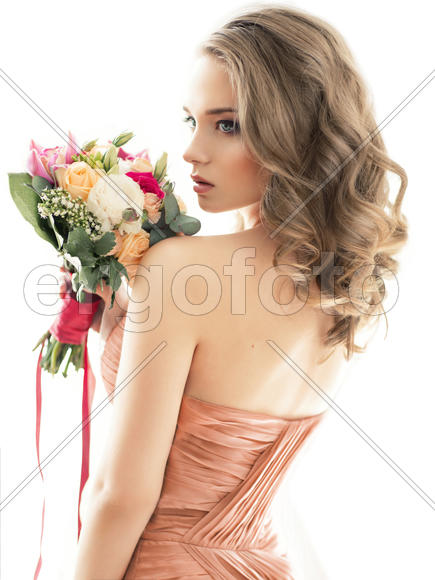 Девушка с цветами