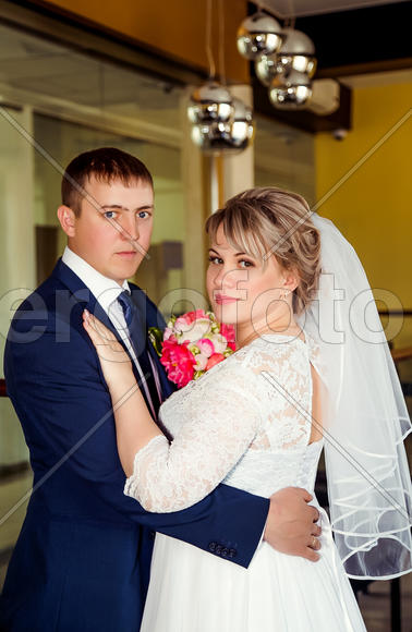 молодожёны