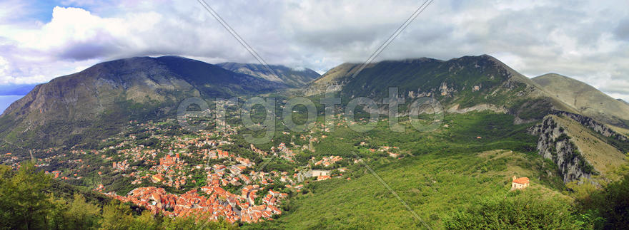 Город в долине. Маратея.