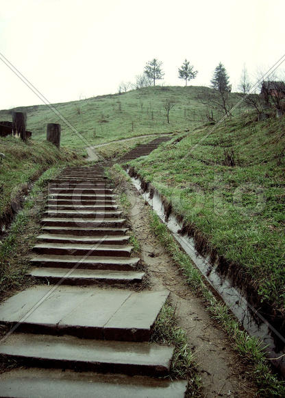 Лестница в холмах