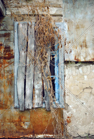 Старое окно