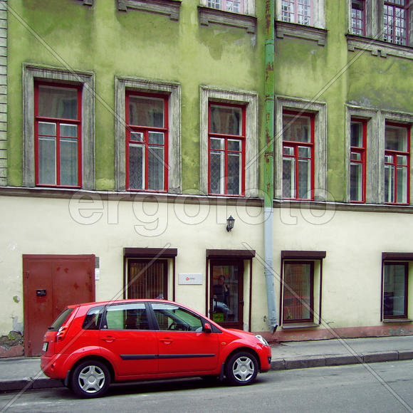 Городская улица