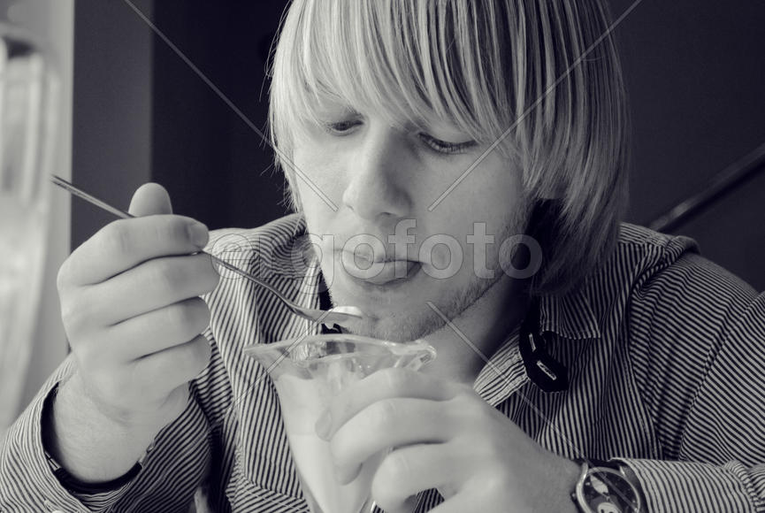 Портрет молодого человека