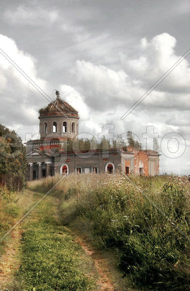 Разрушающийся храм