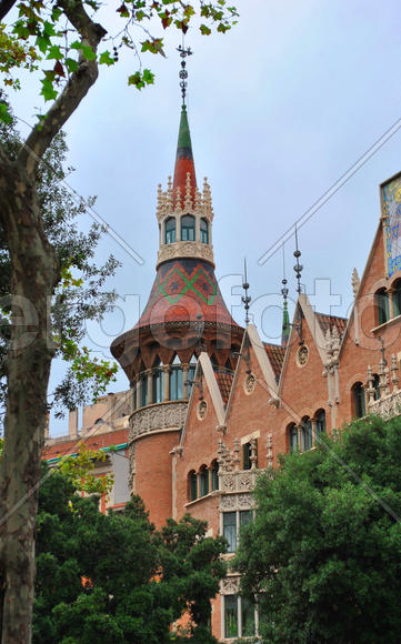 Дом с шипами