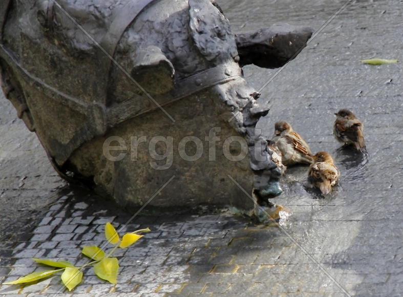 Скульптура (Шолохову на Гоголевском бул.)