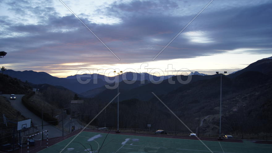 Очень маленькая испанская деревня в горах.