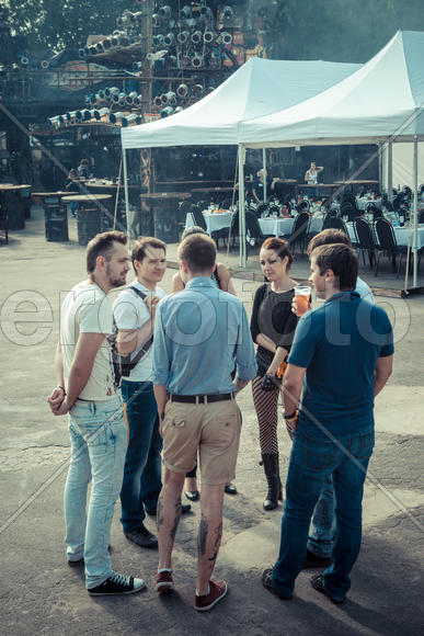 Компания коллег