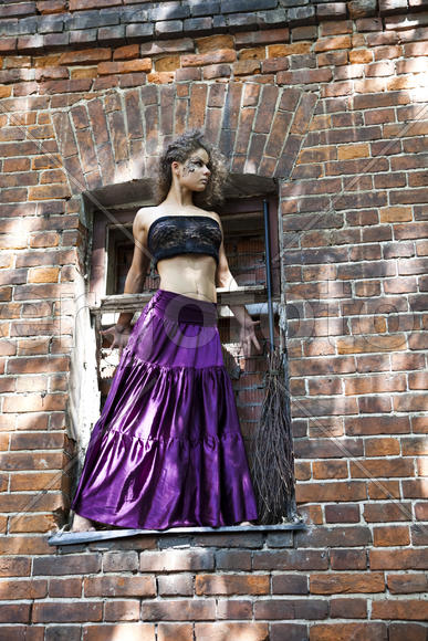 Ведьма в окне