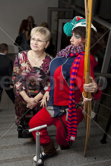 Женщина и клоун