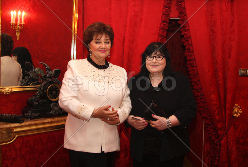 Маквала Касрашвили и Тамара Синявская