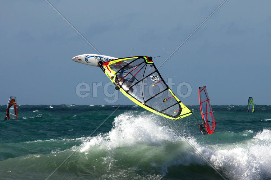 Между небом и водой