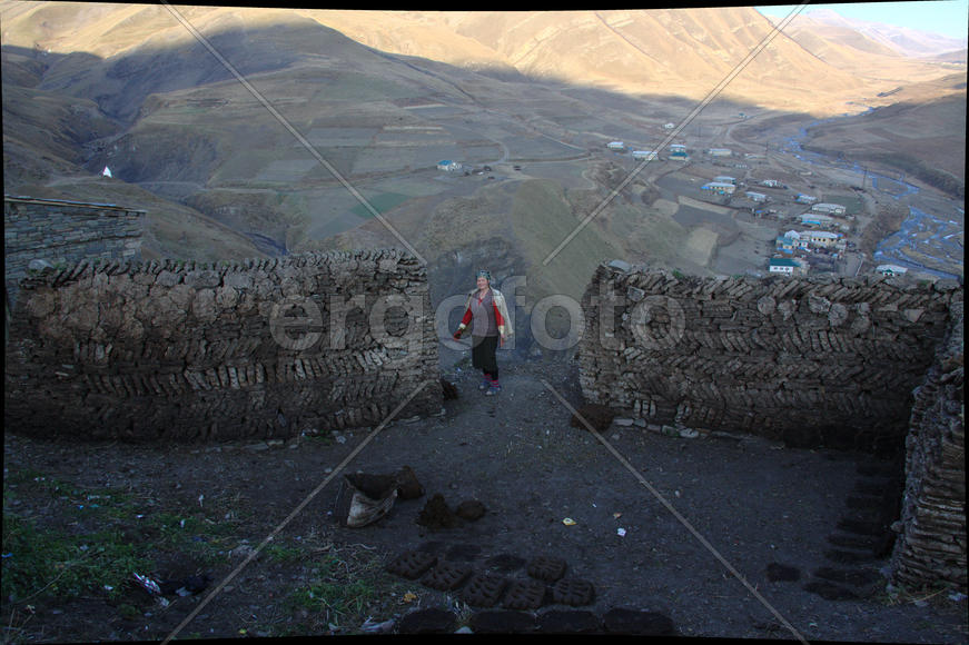 Женщина на фоне природы